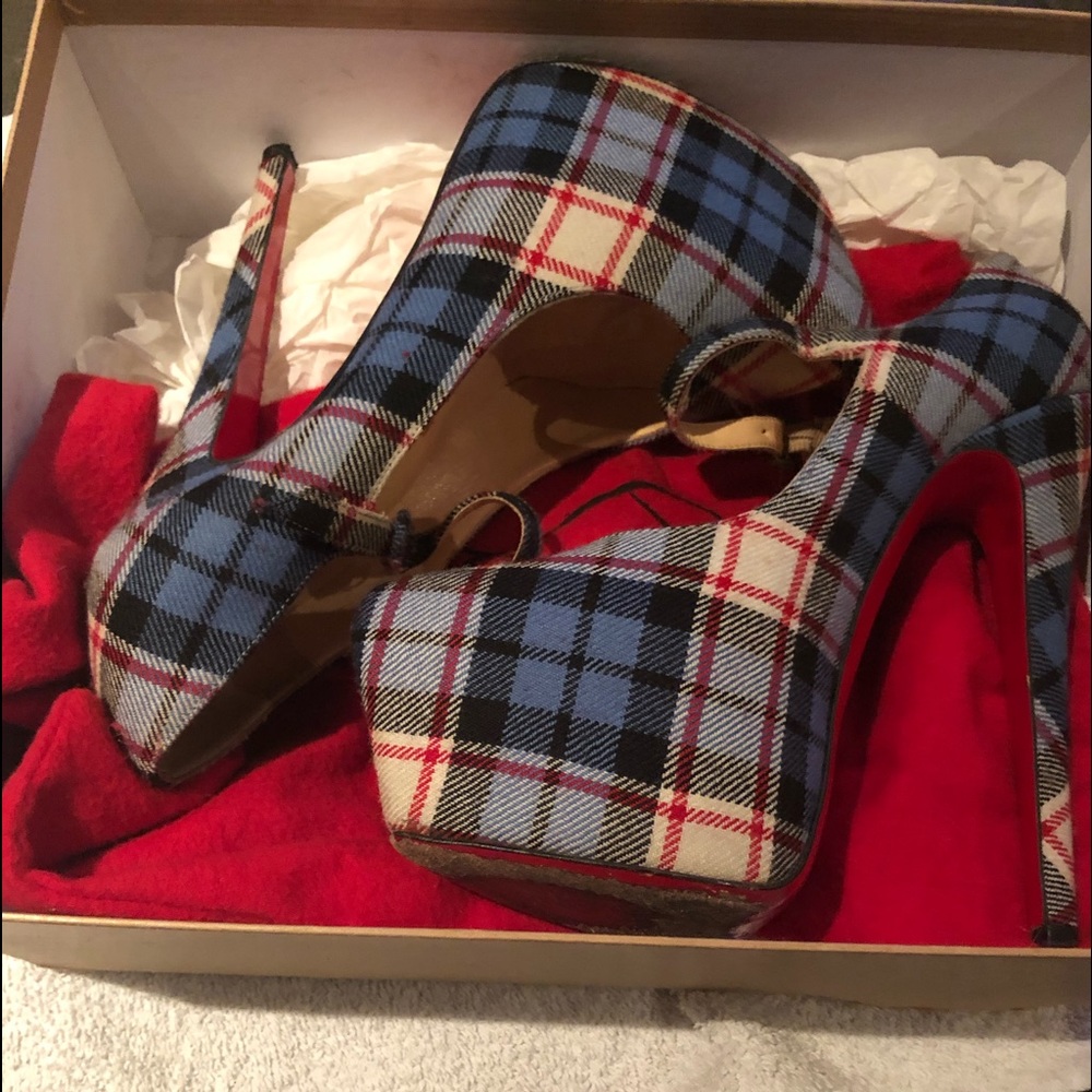 Christian Louboutin RED BOTTOMS